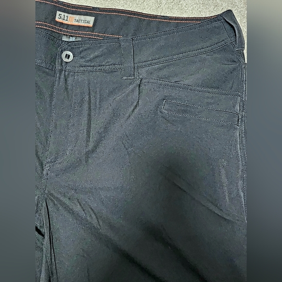 5.11 Tactical ICON 10" Short - Picture 4 of 8